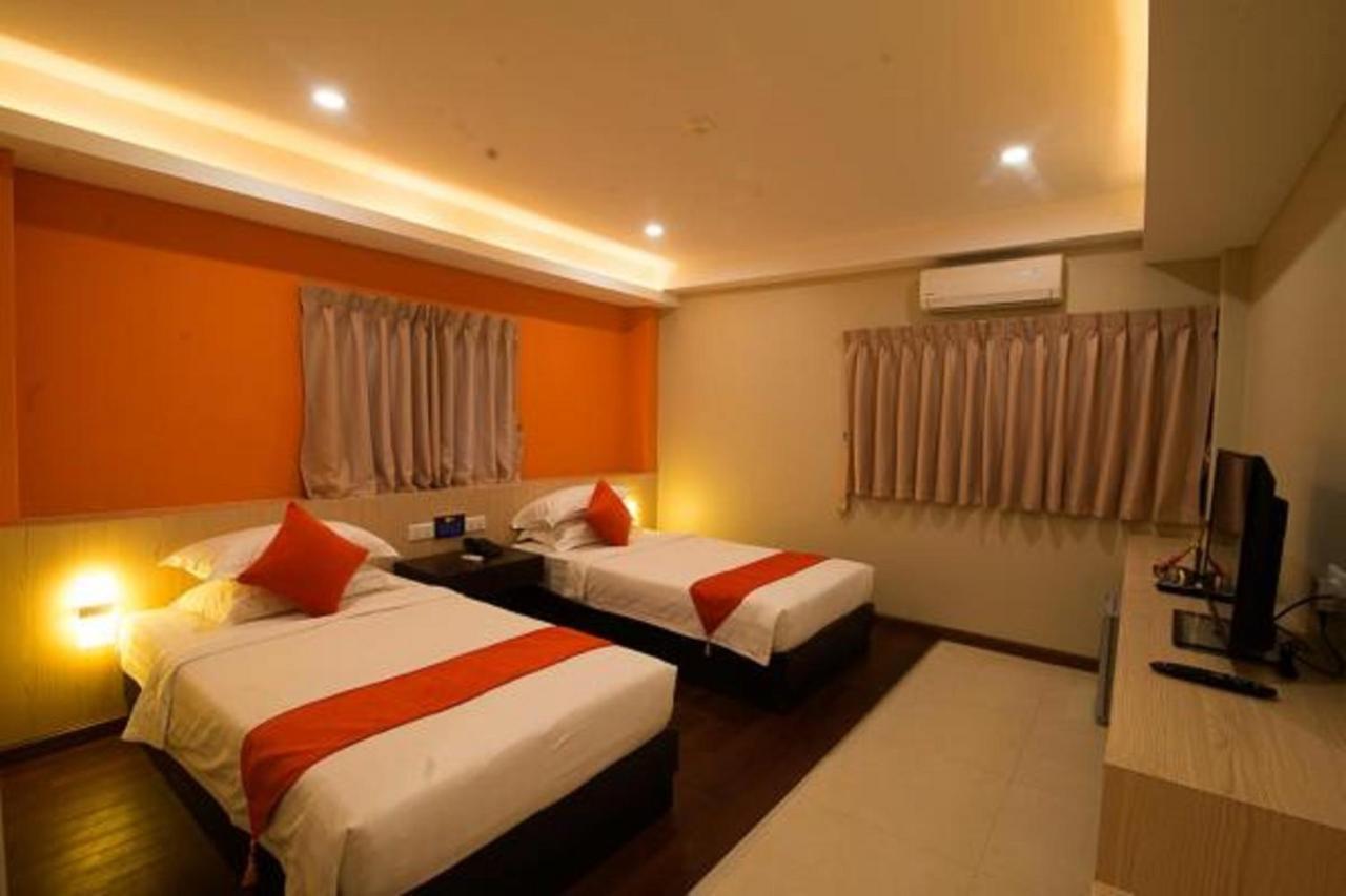 Eastern Hotel Yangon Exterior photo